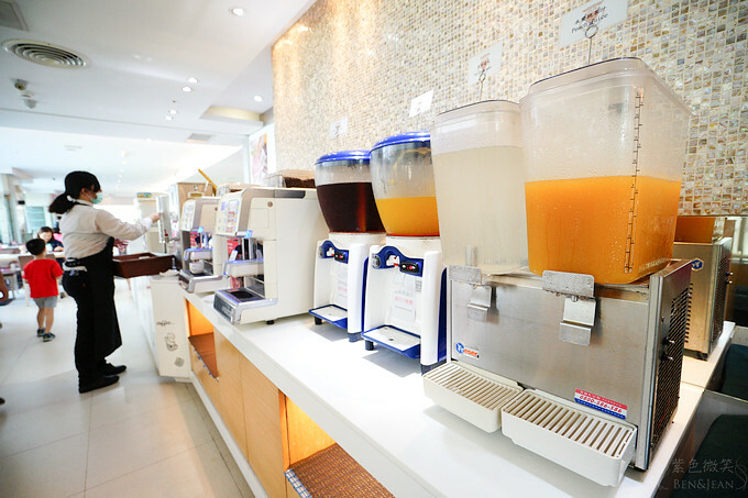 台中市北屯區台中兆品酒店》親子飯店頂樓游泳池、兒童遊樂設施,四人房不到2500元,近中清交流道及中彰快速道路