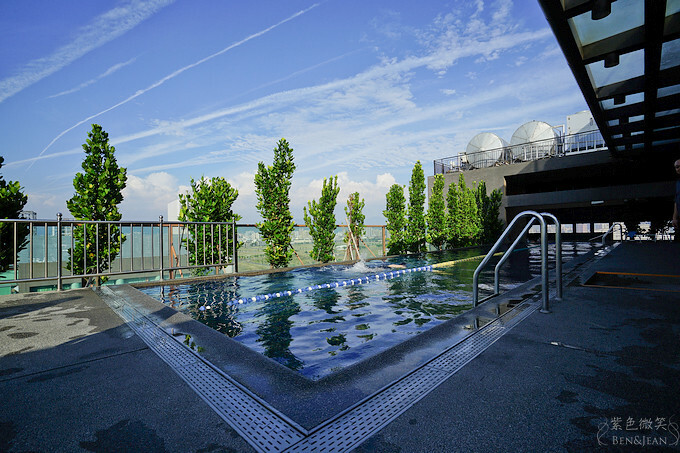 台中市北屯區台中兆品酒店》親子飯店頂樓游泳池、兒童遊樂設施,四人房不到2500元,近中清交流道及中彰快速道路