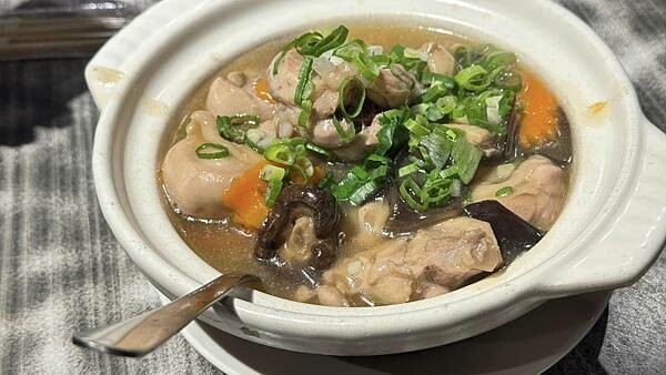 20年老字號合菜餐廳，好吃到讓人舌頭跳探戈，依舊是我心中的白