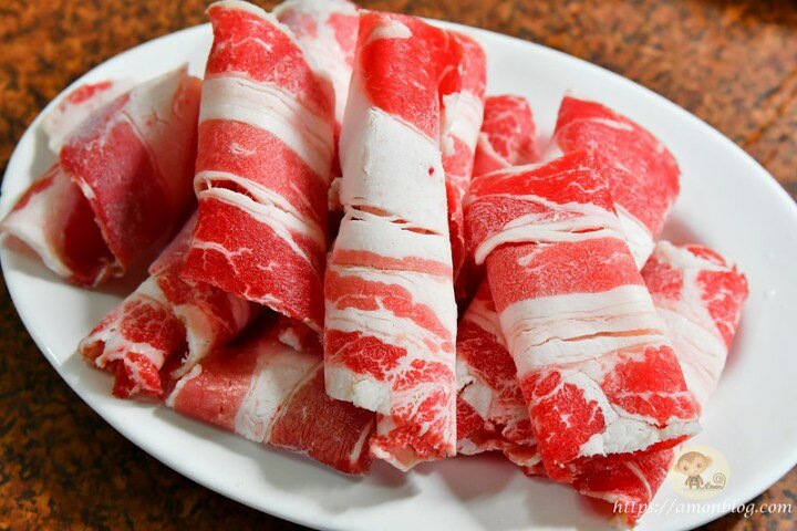 巷弄隱藏版超人氣火鍋老店，霜降豬、燕丸、豆皮都很好吃