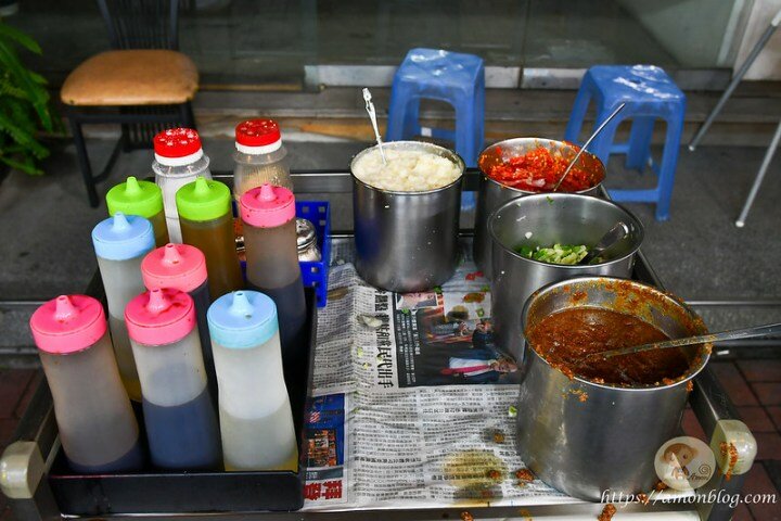 巷弄隱藏版超人氣火鍋老店，霜降豬、燕丸、豆皮都很好吃