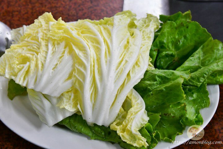 巷弄隱藏版超人氣火鍋老店，霜降豬、燕丸、豆皮都很好吃