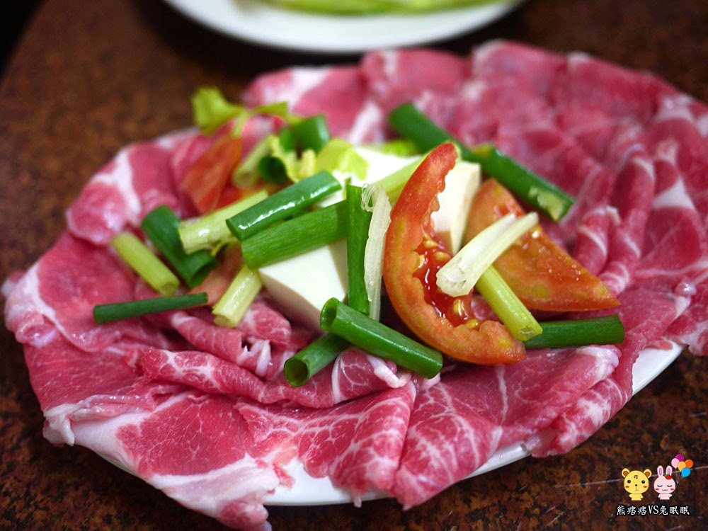 【台中電子街美食】台灣陳沙茶火鍋之橘子狗一秒變裴勇俊