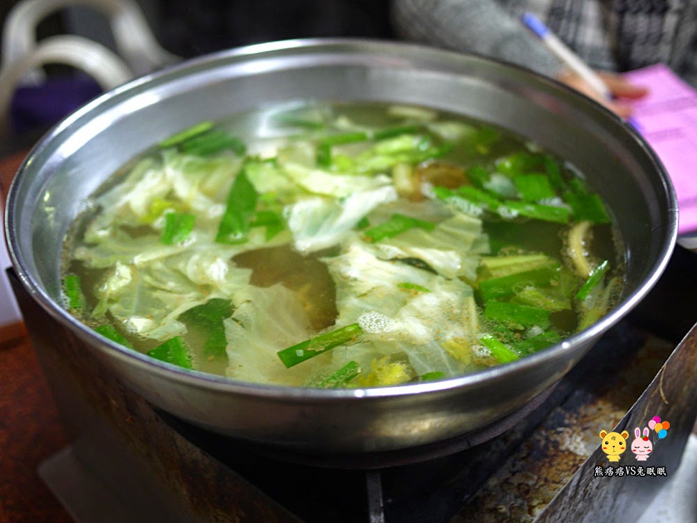 【台中電子街美食】台灣陳沙茶火鍋之橘子狗一秒變裴勇俊
