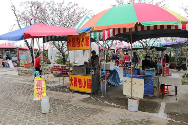 芬園花卉生產休憩園區：【彰化景點】芬園花卉休憩園區~櫻花園區/夜櫻賞櫻花綺麗夢2/11~3/15的賞花園區