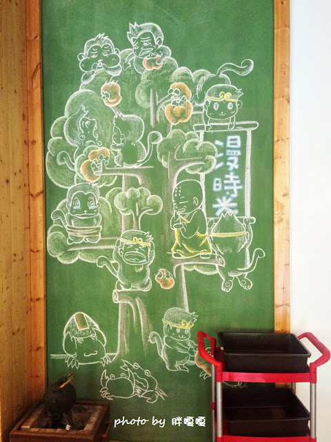 【苗栗 三義】漫時光咖啡☆★在唯美小屋用餐，渡過慢時光★☆5月順便賞油桐花(賞桐秘境)