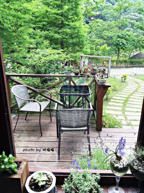 【苗栗 三義】漫時光咖啡☆★在唯美小屋用餐，渡過慢時光★☆5月順便賞油桐花(賞桐秘境)