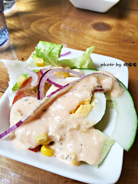 【苗栗 三義】漫時光咖啡☆★在唯美小屋用餐，渡過慢時光★☆5月順便賞油桐花(賞桐秘境)