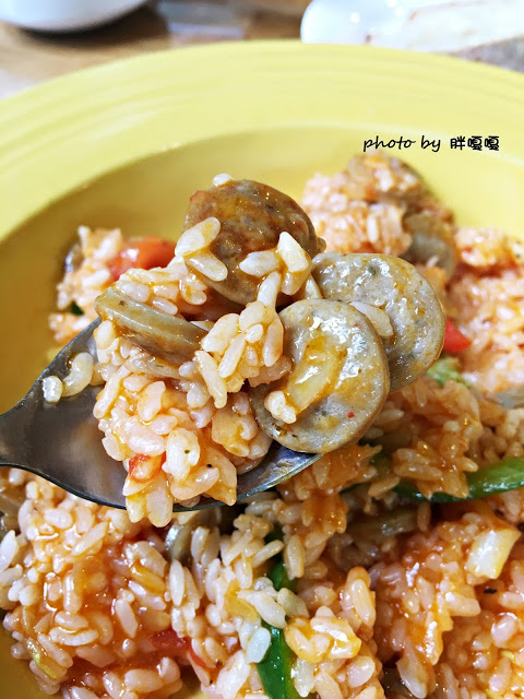 【苗栗 三義】漫時光咖啡☆★在唯美小屋用餐，渡過慢時光★☆5月順便賞油桐花(賞桐秘境)