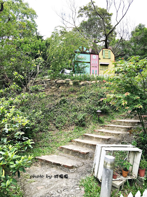 【苗栗 三義】漫時光咖啡☆★在唯美小屋用餐，渡過慢時光★☆5月順便賞油桐花(賞桐秘境)