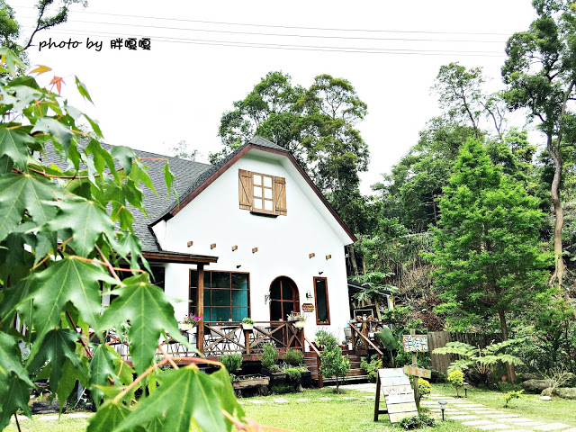 【苗栗 三義】漫時光咖啡☆★在唯美小屋用餐，渡過慢時光★☆5月順便賞油桐花(賞桐秘境)