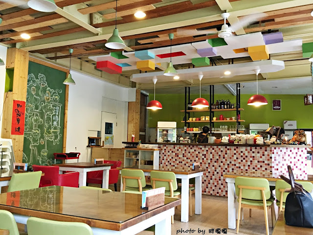 【苗栗 三義】漫時光咖啡☆★在唯美小屋用餐，渡過慢時光★☆5月順便賞油桐花(賞桐秘境)