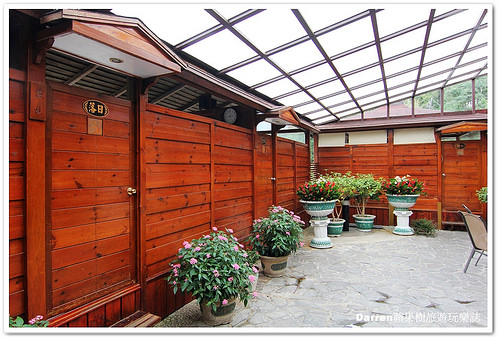 『台中谷關溫泉住宿』神木谷假期大飯店★景觀檜木溫泉湯屋賞美景泡溫泉/千年五葉松神木樹下乘涼摸姻緣豬求好姻緣/神木谷飯店一泊三食/台中高鐵客運到谷關方式