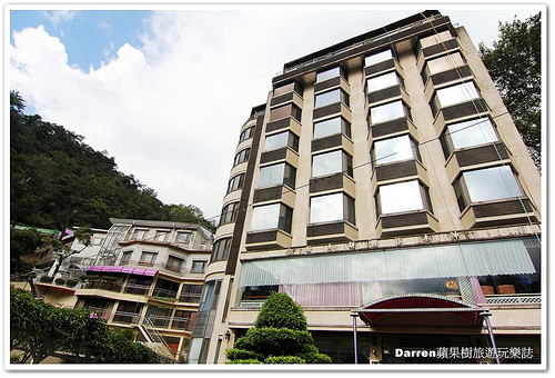 『台中谷關溫泉住宿』神木谷假期大飯店★景觀檜木溫泉湯屋賞美景泡溫泉/千年五葉松神木樹下乘涼摸姻緣豬求好姻緣/神木谷飯店一泊三食/台中高鐵客運到谷關方式