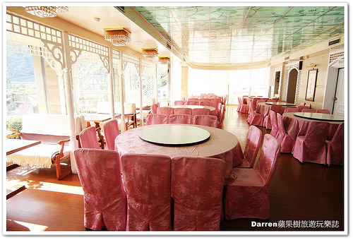 『台中谷關溫泉住宿』神木谷假期大飯店★景觀檜木溫泉湯屋賞美景泡溫泉/千年五葉松神木樹下乘涼摸姻緣豬求好姻緣/神木谷飯店一泊三食/台中高鐵客運到谷關方式