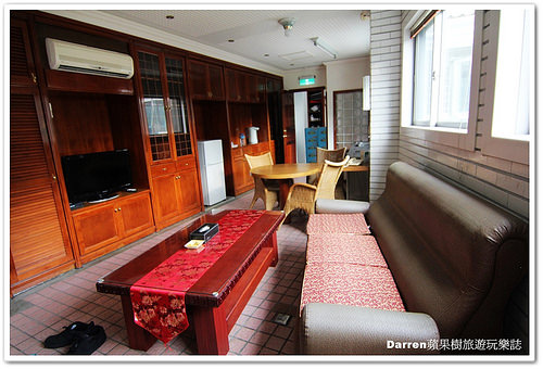 『台中谷關溫泉住宿』神木谷假期大飯店★景觀檜木溫泉湯屋賞美景泡溫泉/千年五葉松神木樹下乘涼摸姻緣豬求好姻緣/神木谷飯店一泊三食/台中高鐵客運到谷關方式