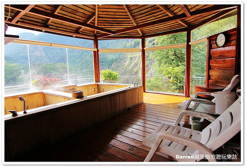 『台中谷關溫泉住宿』神木谷假期大飯店★景觀檜木溫泉湯屋賞美景泡溫泉/千年五葉松神木樹下乘涼摸姻緣豬求好姻緣/神木谷飯店一泊三食/台中高鐵客運到谷關方式