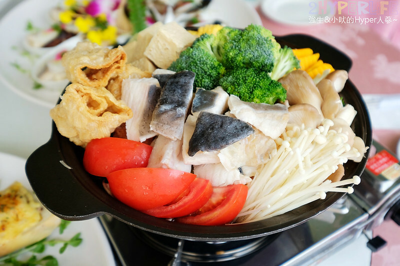 谷關泡湯推薦神木谷假期大飯店,全景檜木湯屋好速洗,溫泉美食一次滿足!台中飯店谷關住宿大推神木谷啦~ @強生與小吠的Hyper人蔘~