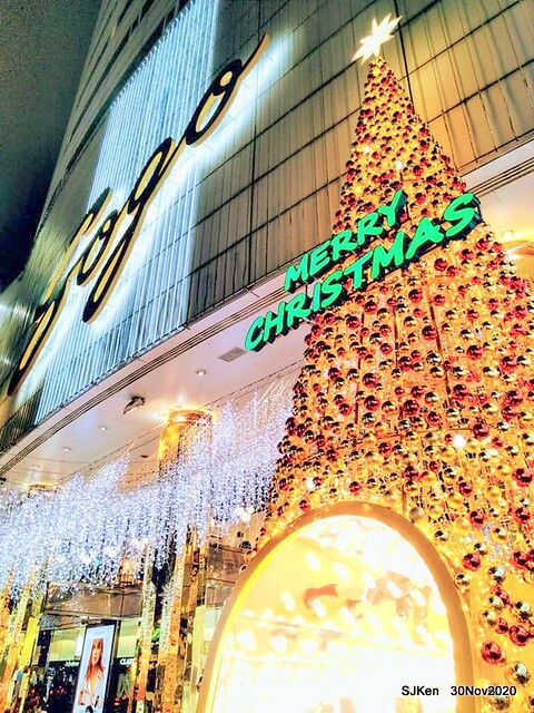 Christmas street decoration of Fareast Sogo department store,Taipei, Taiwan, Nov 30 ~ Dec 16, 2020, SJKen.