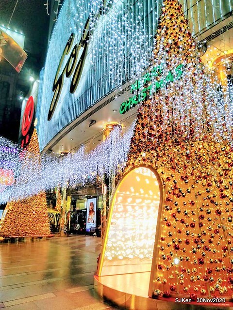 Christmas street decoration of Fareast Sogo department store,Taipei, Taiwan, Nov 30 ~ Dec 16, 2020, SJKen.