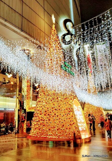 Christmas street decoration of Fareast Sogo department store,Taipei, Taiwan, Nov 30 ~ Dec 16, 2020, SJKen.