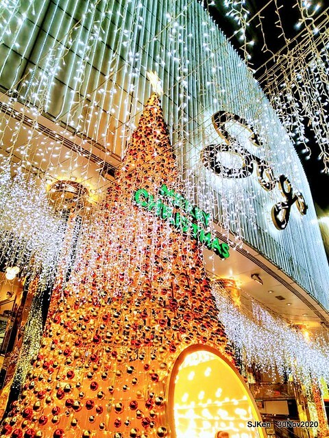 Christmas street decoration of Fareast Sogo department store,Taipei, Taiwan, Nov 30 ~ Dec 16, 2020, SJKen.