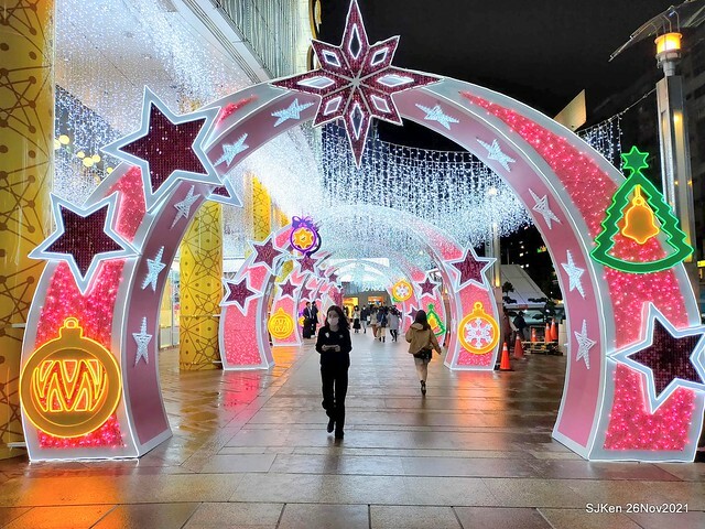 遠東Sogo百貨台北忠孝館聖誕燈飾,Christmas decoration of Far Eastern SOGO department store Chung-Hsiao branch , Taipei, Taiwan, SJKen, Nov 26, 2021.