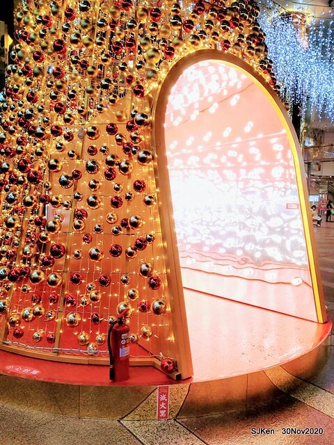 Christmas street decoration of Fareast Sogo department store,Taipei, Taiwan, Nov 30 ~ Dec 16, 2020, SJKen.
