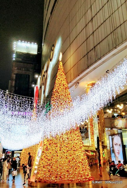 Christmas street decoration of Fareast Sogo department store,Taipei, Taiwan, Nov 30 ~ Dec 16, 2020, SJKen.