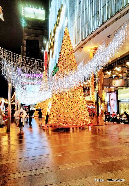 Christmas street decoration of Fareast Sogo department store,Taipei, Taiwan, Nov 30 ~ Dec 16, 2020, SJKen.