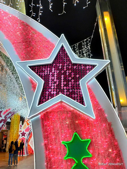 遠東Sogo百貨台北忠孝館聖誕燈飾,Christmas decoration of Far Eastern SOGO department store Chung-Hsiao branch , Taipei, Taiwan, SJKen, Nov 26, 2021.