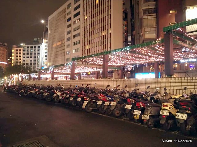 Christmas street decoration of Fareast Sogo department store,Taipei, Taiwan, Nov 30 ~ Dec 16, 2020, SJKen.