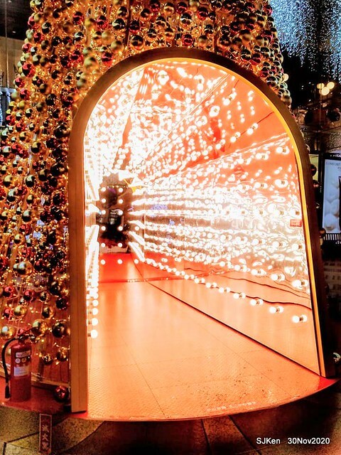 Christmas street decoration of Fareast Sogo department store,Taipei, Taiwan, Nov 30 ~ Dec 16, 2020, SJKen.