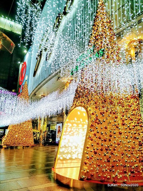 Christmas street decoration of Fareast Sogo department store,Taipei, Taiwan, Nov 30 ~ Dec 16, 2020, SJKen.