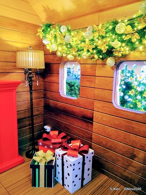 Christmas street decoration of Fareast Sogo department store,Taipei, Taiwan, Nov 30 ~ Dec 16, 2020, SJKen.