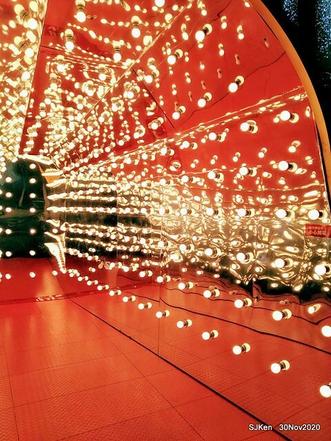 Christmas street decoration of Fareast Sogo department store,Taipei, Taiwan, Nov 30 ~ Dec 16, 2020, SJKen.