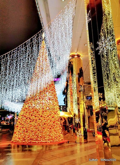 Christmas street decoration of Fareast Sogo department store,Taipei, Taiwan, Nov 30 ~ Dec 16, 2020, SJKen.