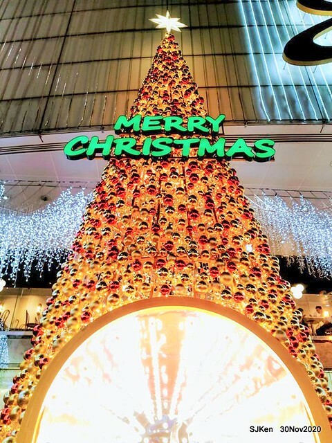 Christmas street decoration of Fareast Sogo department store,Taipei, Taiwan, Nov 30 ~ Dec 16, 2020, SJKen.