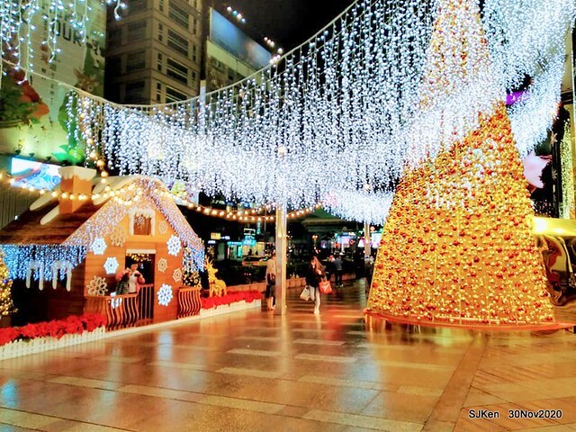 Christmas street decoration of Fareast Sogo department store,Taipei, Taiwan, Nov 30 ~ Dec 16, 2020, SJKen.
