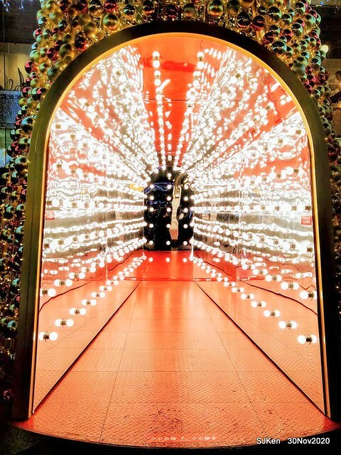 Christmas street decoration of Fareast Sogo department store,Taipei, Taiwan, Nov 30 ~ Dec 16, 2020, SJKen.