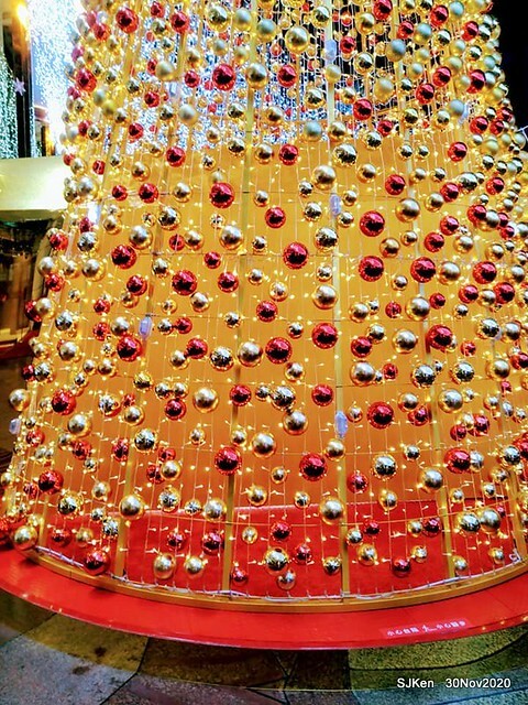 Christmas street decoration of Fareast Sogo department store,Taipei, Taiwan, Nov 30 ~ Dec 16, 2020, SJKen.