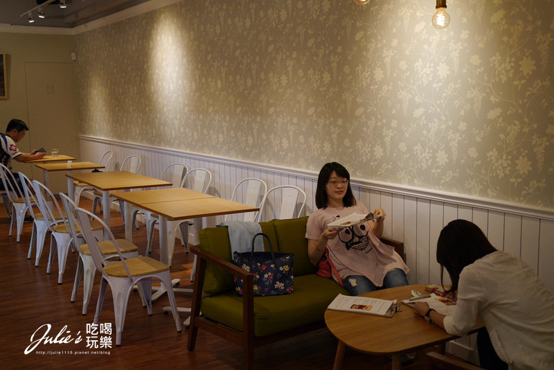 中山站、赤峰街●早午餐、蛋糕甜點●Miss V Bakery Cafe(肉桂捲真迷人!)