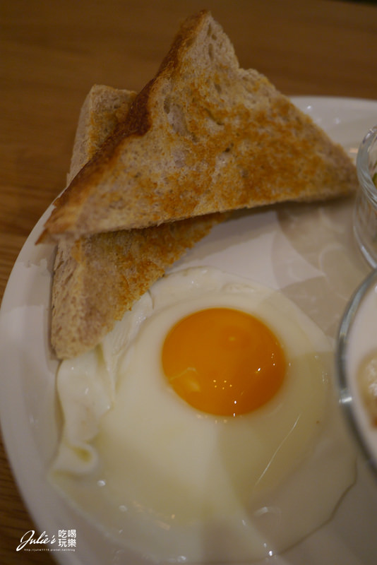 中山站、赤峰街●早午餐、蛋糕甜點●Miss V Bakery Cafe(肉桂捲真迷人!)