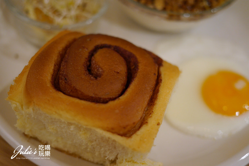 中山站、赤峰街●早午餐、蛋糕甜點●Miss V Bakery Cafe(肉桂捲真迷人!)