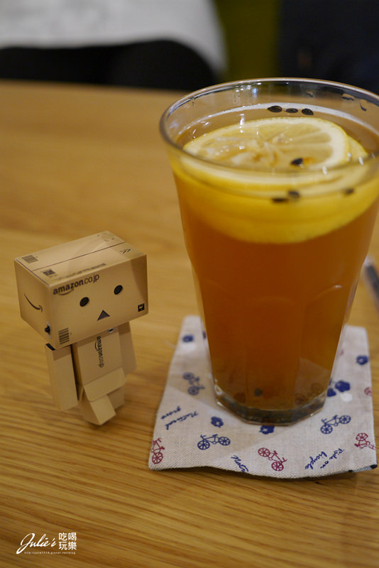 中山站、赤峰街●早午餐、蛋糕甜點●Miss V Bakery Cafe(肉桂捲真迷人!)