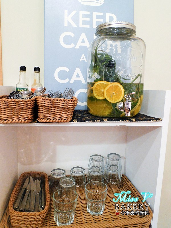 【捷運雙連站】Miss V Bakery~赤峰街裡的人氣甜點，美式肉桂捲迸出新滋味，忍不住一訪再訪~♥