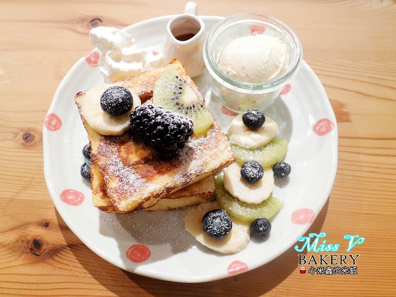 【捷運雙連站】Miss V Bakery~赤峰街裡的人氣甜點，美式肉桂捲迸出新滋味，忍不住一訪再訪~♥