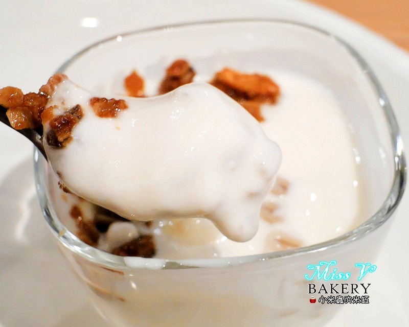 【捷運雙連站】Miss V Bakery~赤峰街裡的人氣甜點，美式肉桂捲迸出新滋味，忍不住一訪再訪~♥