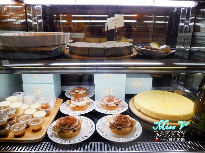 【捷運雙連站】Miss V Bakery~赤峰街裡的人氣甜點，美式肉桂捲迸出新滋味，忍不住一訪再訪~♥