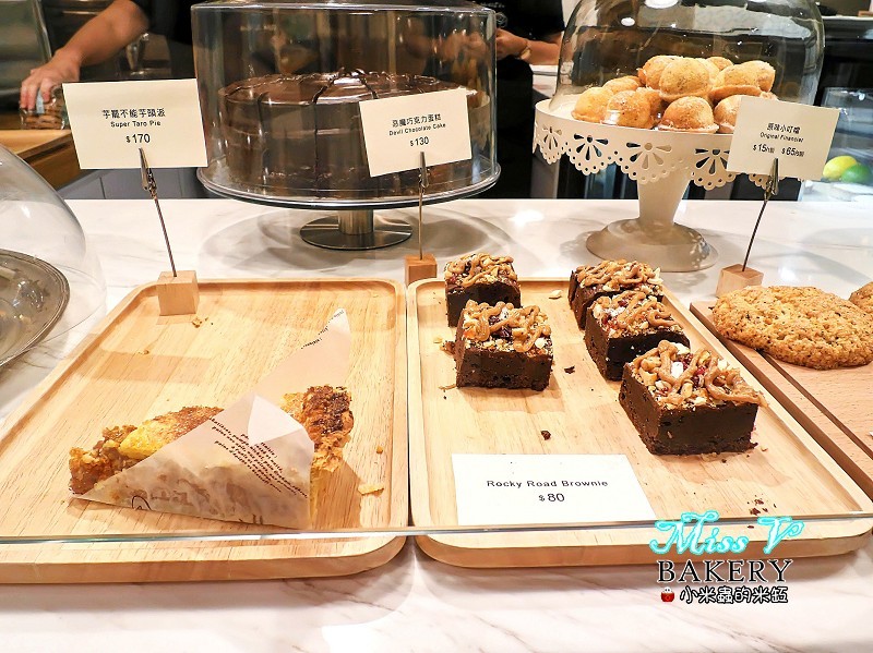 【捷運雙連站】Miss V Bakery~赤峰街裡的人氣甜點，美式肉桂捲迸出新滋味，忍不住一訪再訪~♥